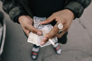 贷款多久不必还本金了